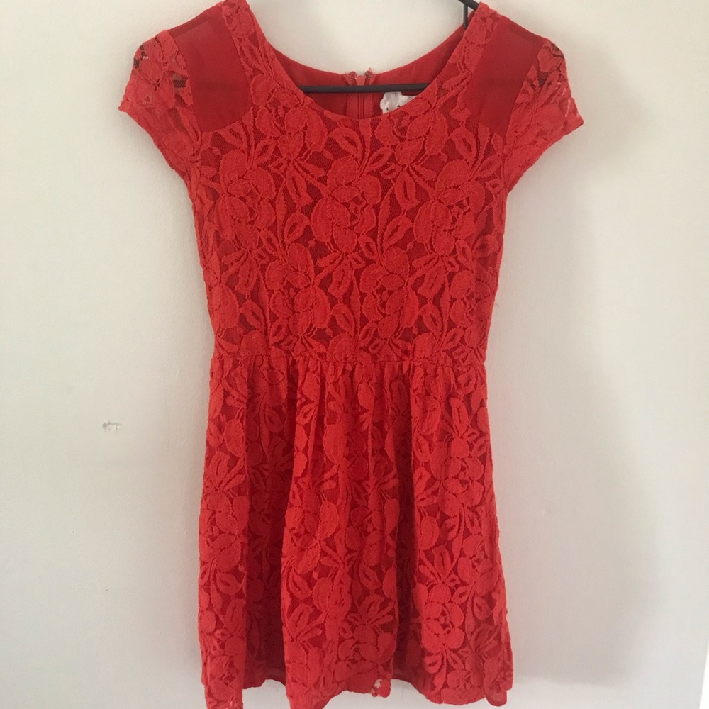 Red Lace Sheer-shouldered Dress